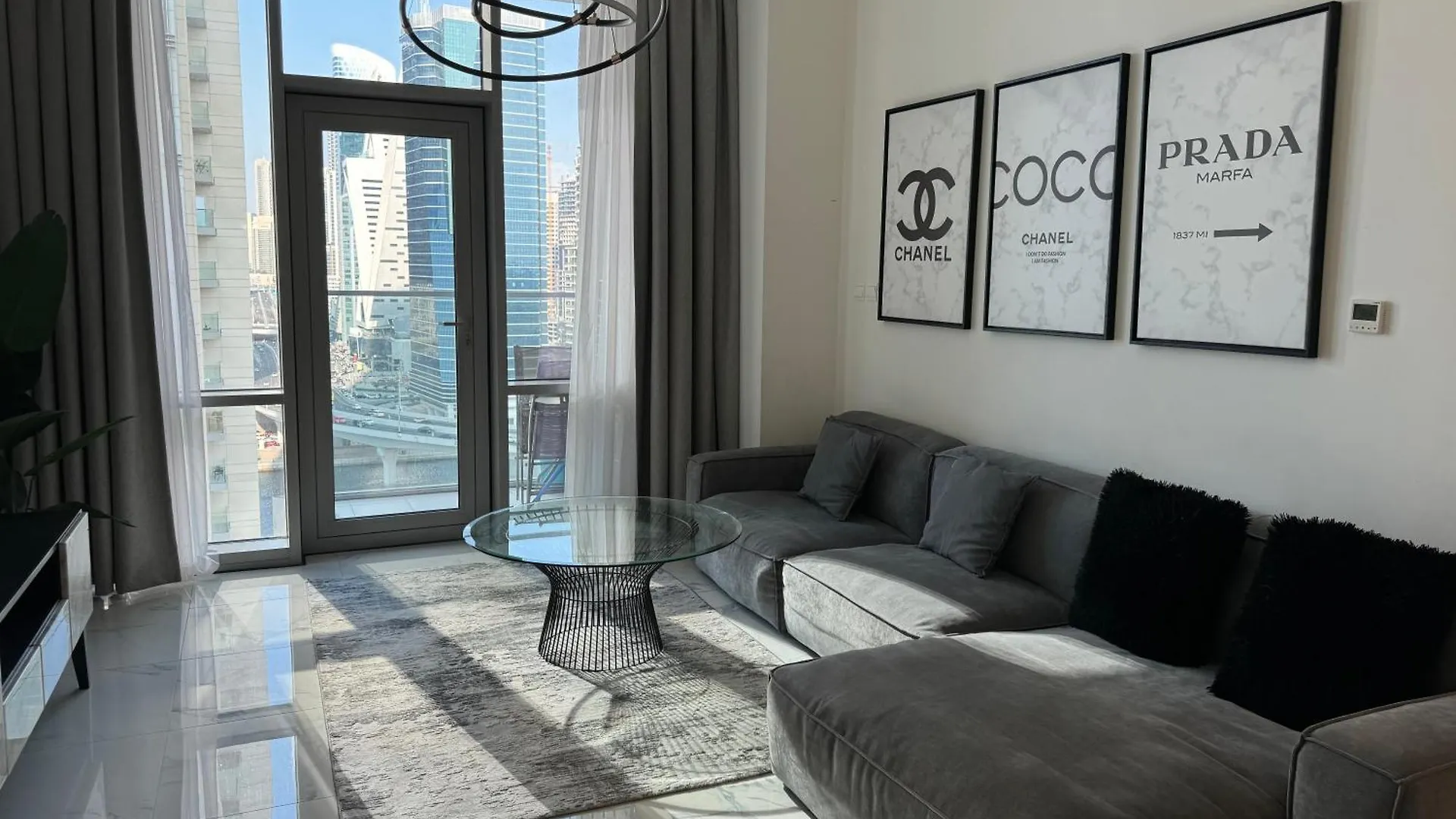 Amna Tower With A Beautiful View And A Chic Style Apartment Dubai